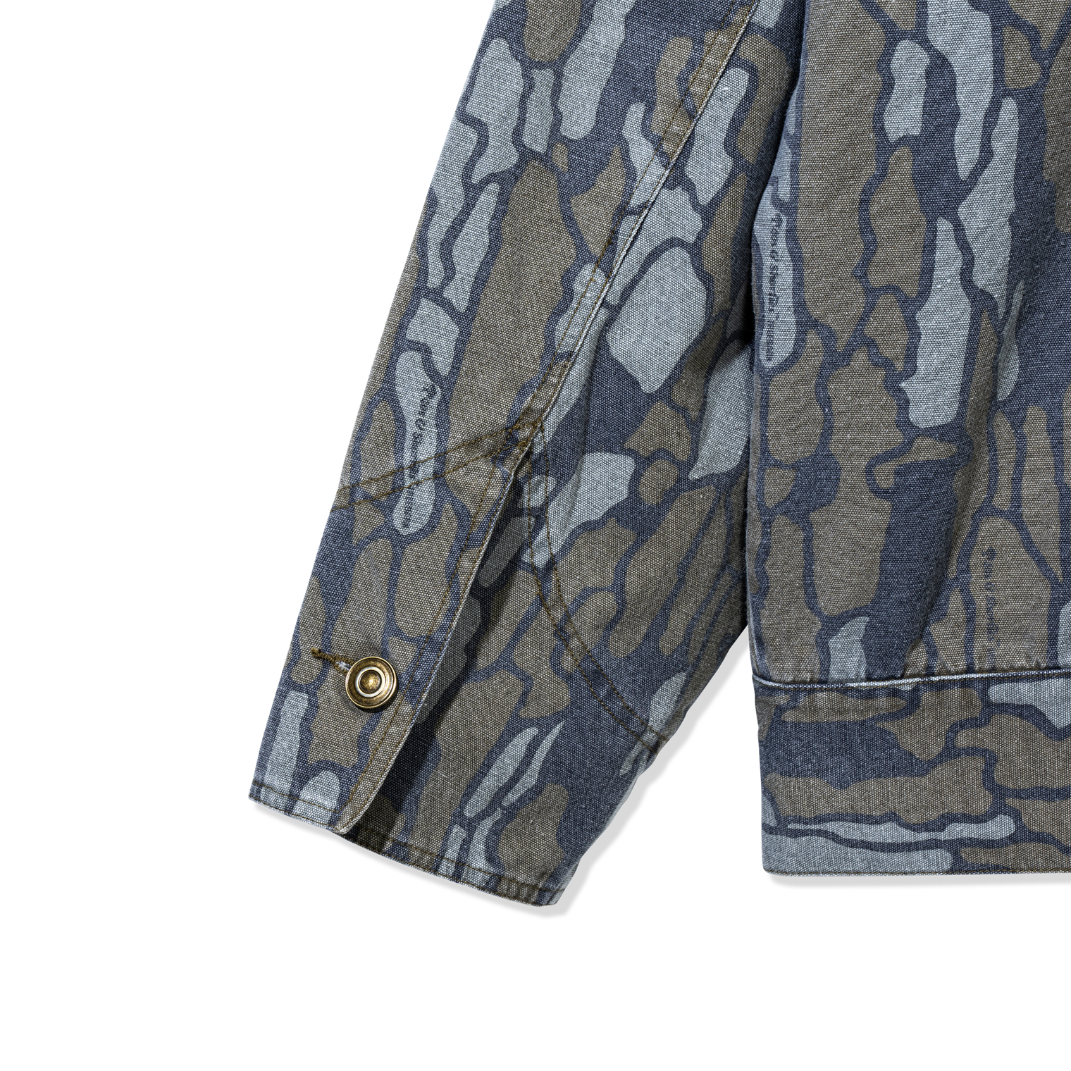 Cuff detail with snap button on Treeline Jacket – Camo